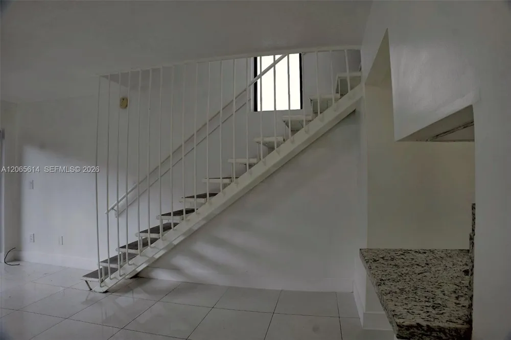 4271 NW 11th St #4 Miami, FL 33126