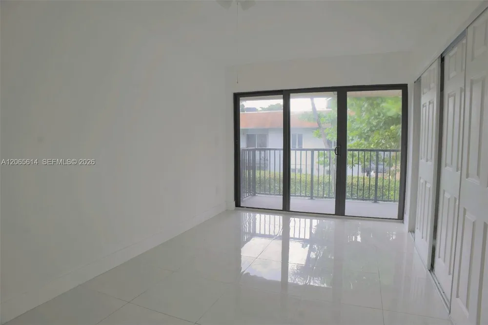 4271 NW 11th St #4 Miami, FL 33126