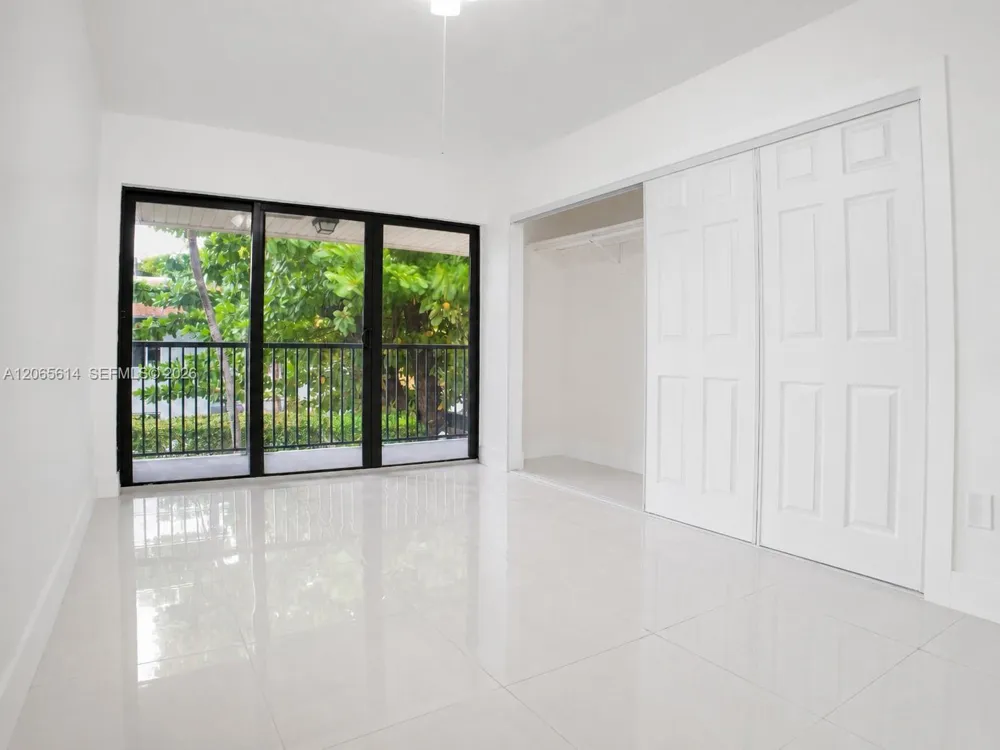 4271 NW 11th St #4 Miami, FL 33126