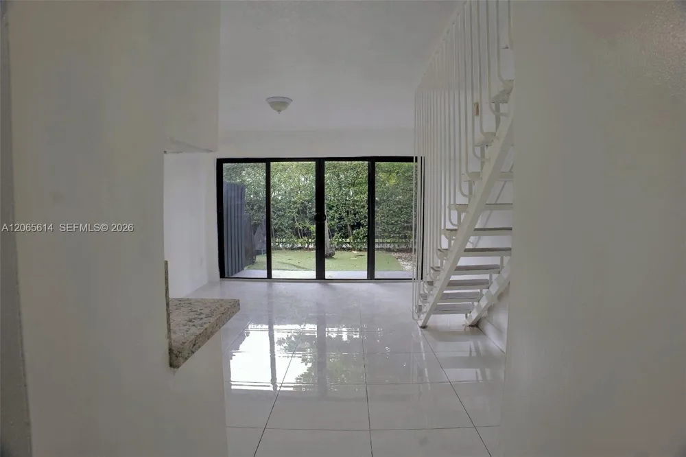 4271 NW 11th St #4 Miami, FL 33126