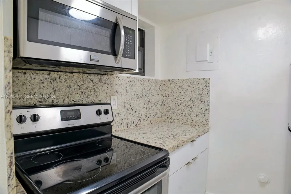 4271 NW 11th St #4 Miami, FL 33126