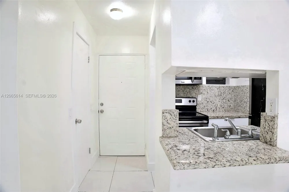 4271 NW 11th St #4 Miami, FL 33126
