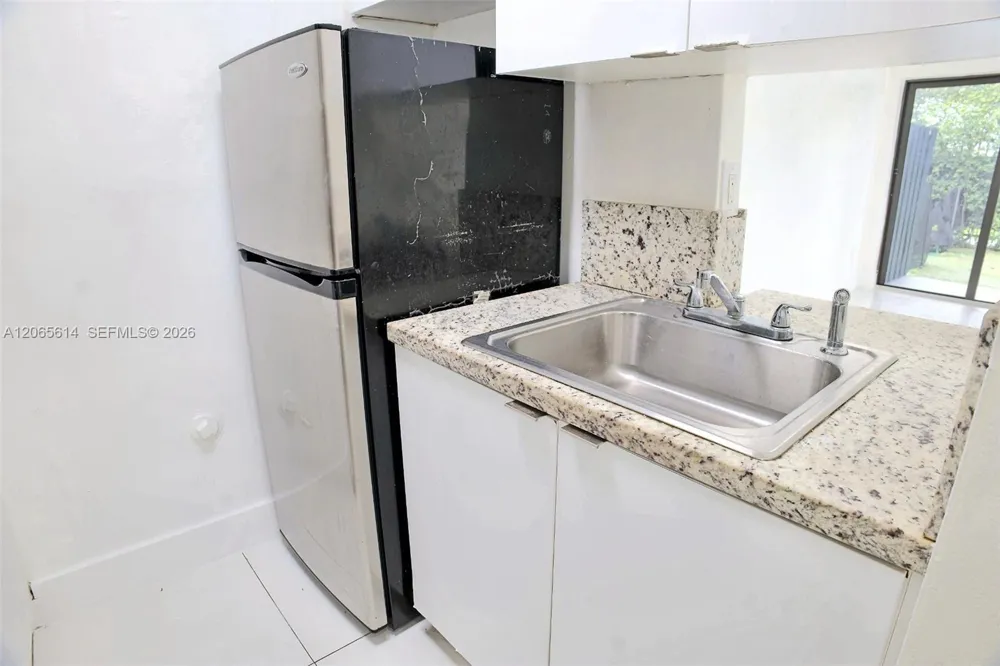 4271 NW 11th St #4 Miami, FL 33126