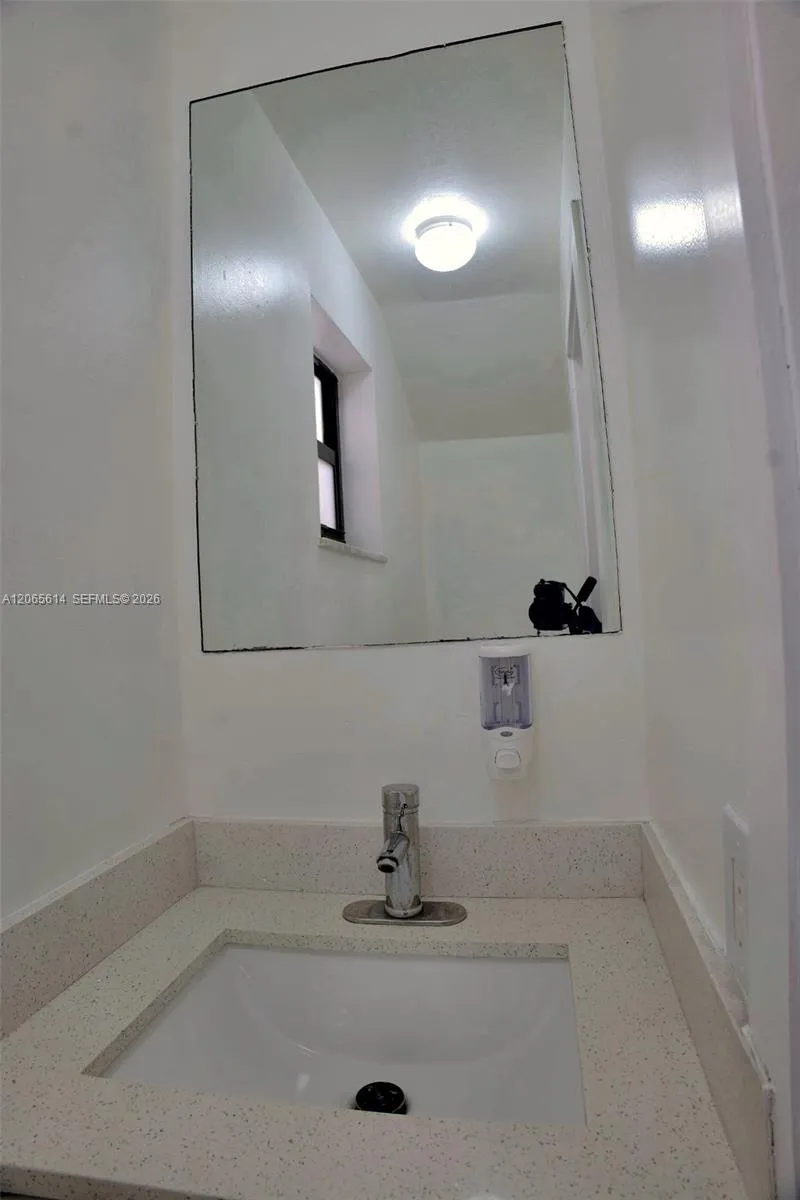 4271 NW 11th St #4 Miami, FL 33126