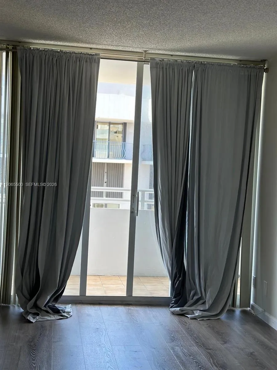 8911 Collins Ave #1103 Surfside, FL 33154