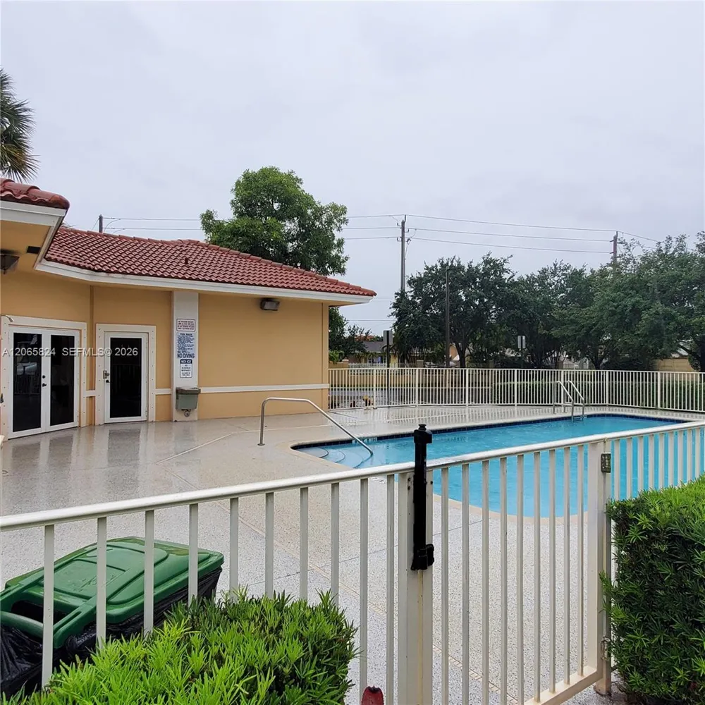 9909 Westwood Dr #12-1 Tamarac, FL 33321