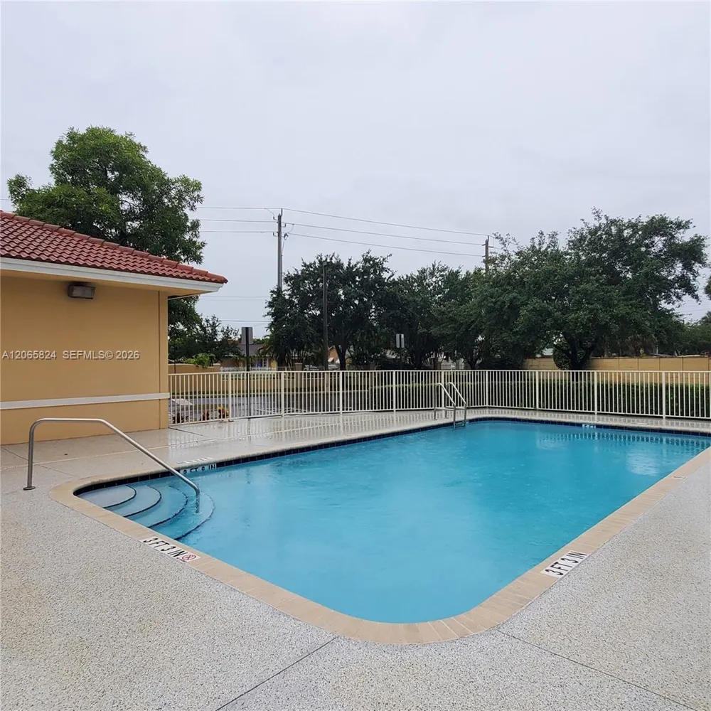 9909 Westwood Dr #12-1 Tamarac, FL 33321