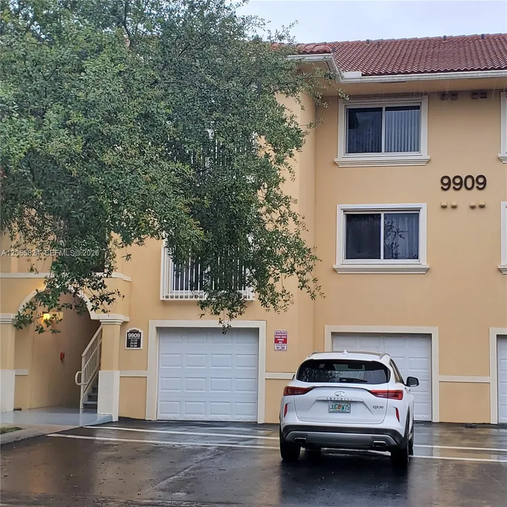 9909 Westwood Dr #12-1 Tamarac, FL 33321