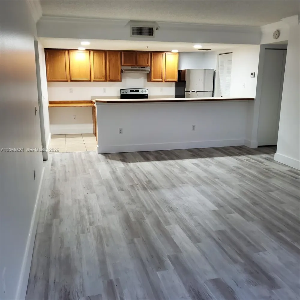 9909 Westwood Dr #12-1 Tamarac, FL 33321