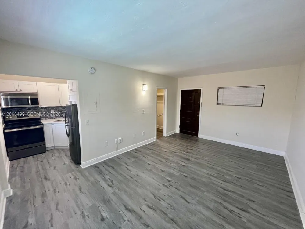 218 Santillane Ave #21 Coral Gables, FL 33134