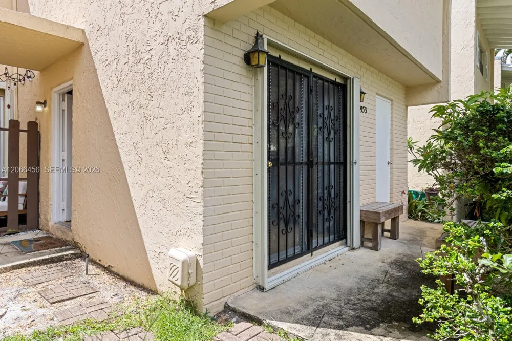 8953 NE 4th Ave Rd #8953 Miami Shores, FL 33138
