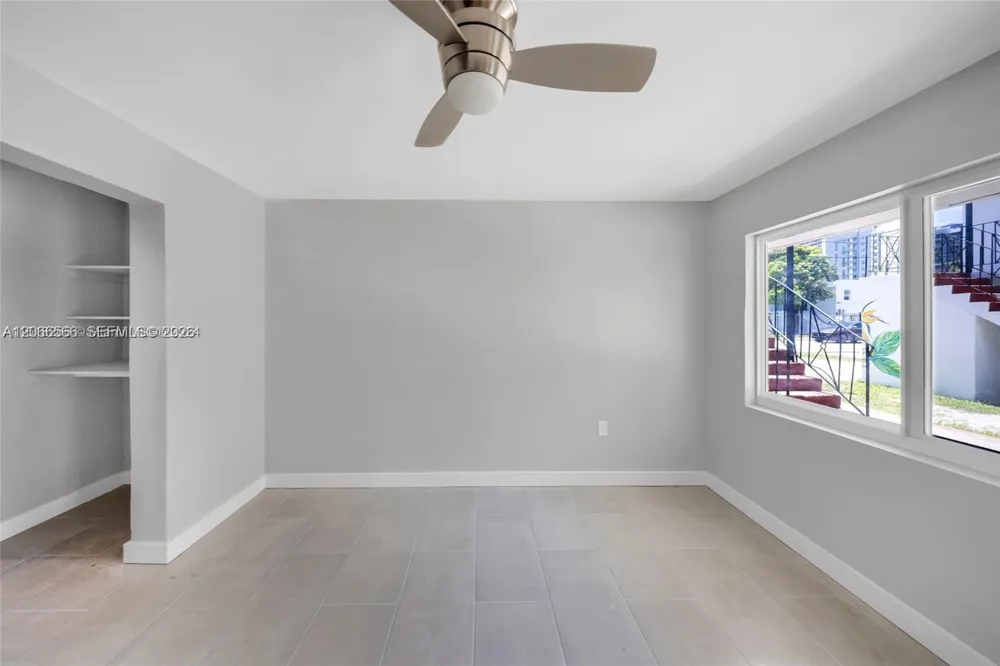 1150 NW 1st Pl #4 Miami, FL 33136
