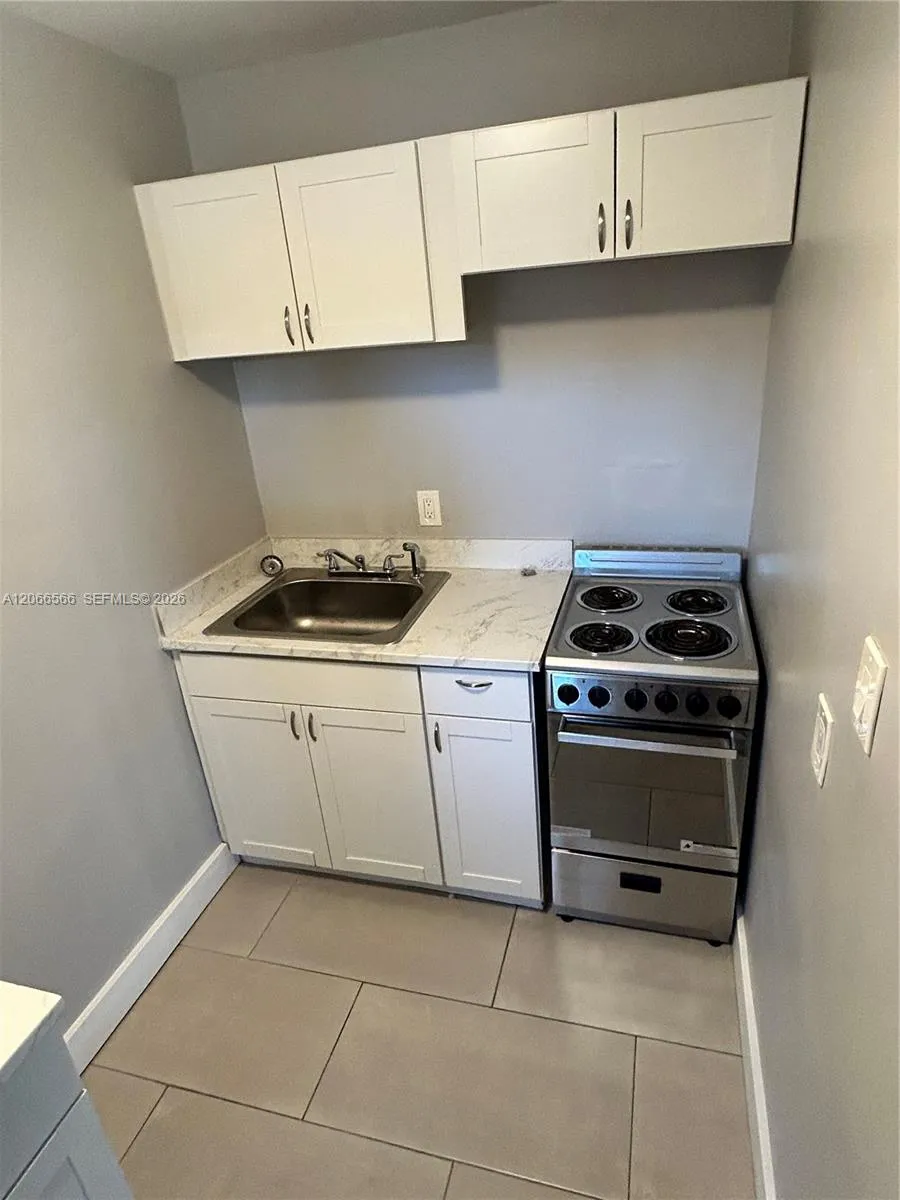 1150 NW 1st Pl #4 Miami, FL 33136