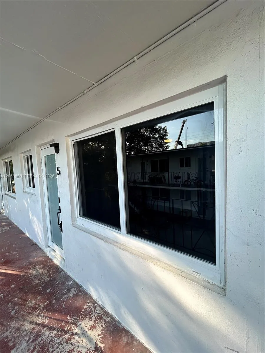 1150 NW 1st Pl #4 Miami, FL 33136