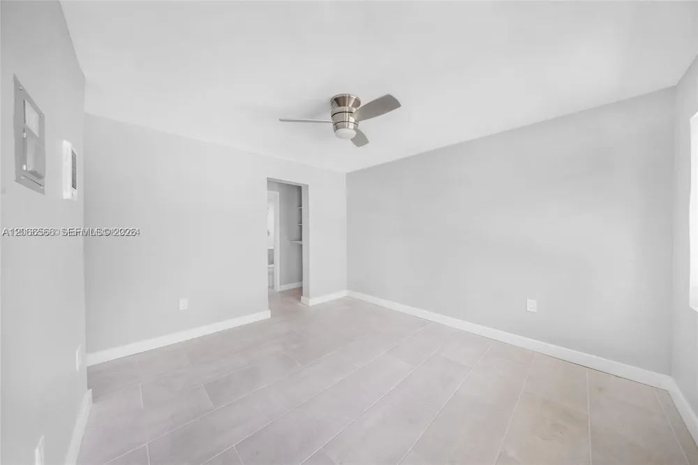 1150 NW 1st Pl #4 Miami, FL 33136