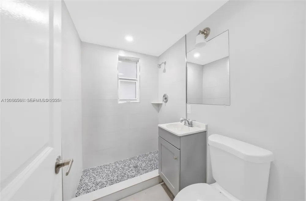 1150 NW 1st Pl #4 Miami, FL 33136