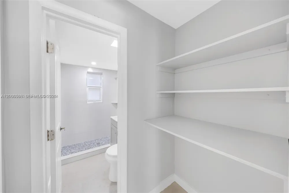 1150 NW 1st Pl #4 Miami, FL 33136