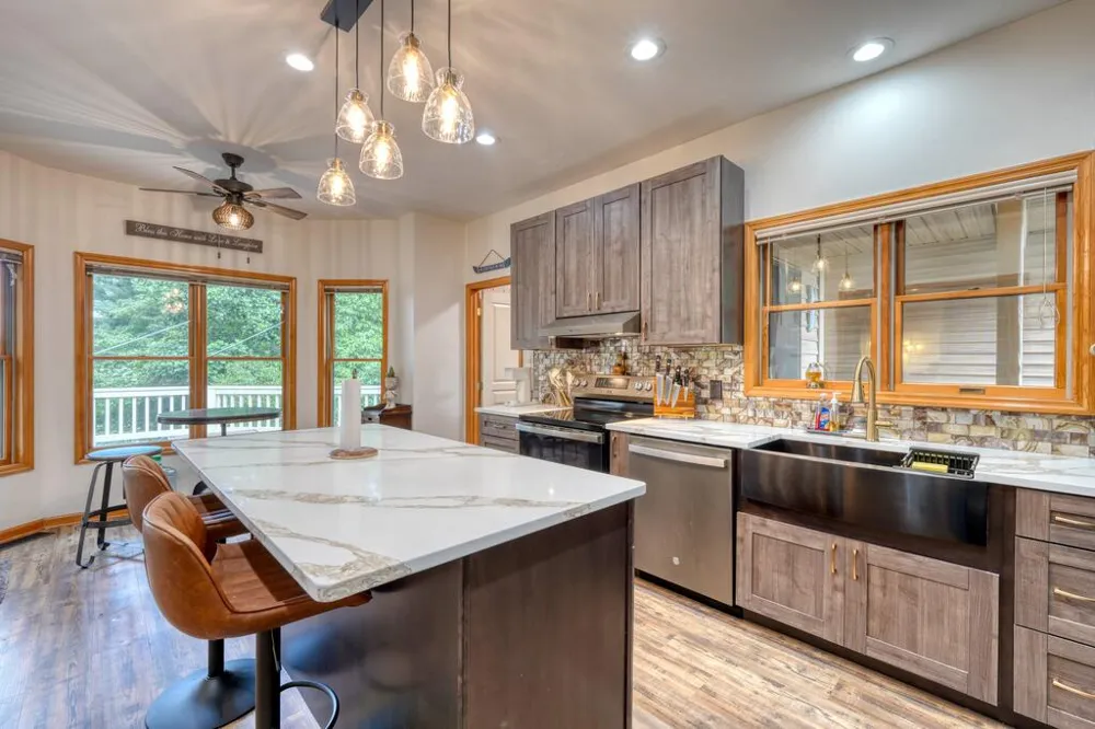 39 Mccracken Cove Road Hayesville, NC 28904