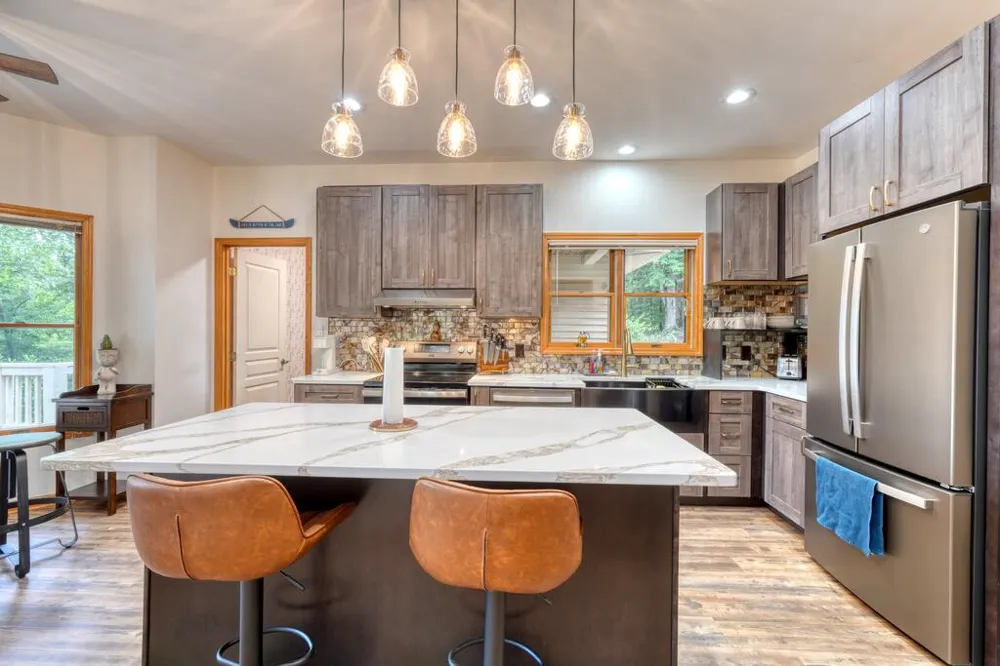 39 Mccracken Cove Road Hayesville, NC 28904
