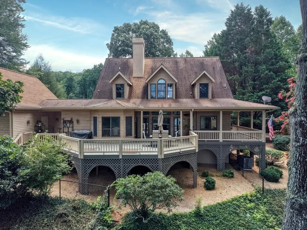 39 Mccracken Cove Road Hayesville, NC 28904