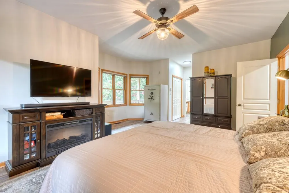 39 Mccracken Cove Road Hayesville, NC 28904