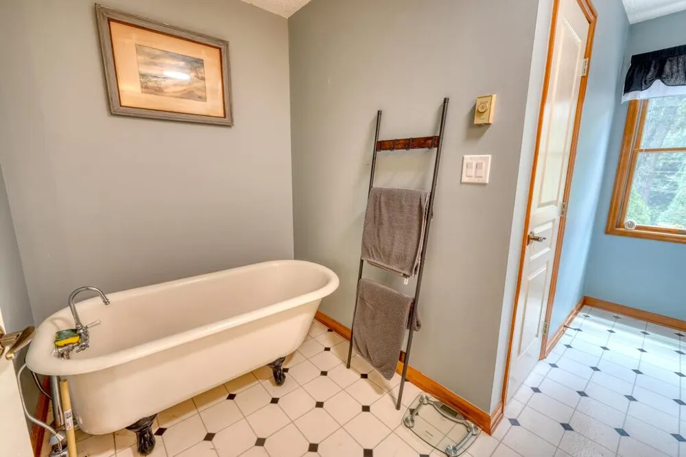 39 Mccracken Cove Road Hayesville, NC 28904