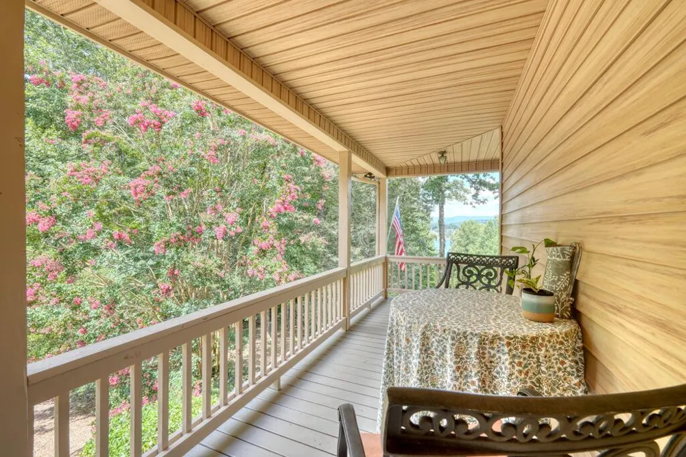 39 Mccracken Cove Road Hayesville, NC 28904