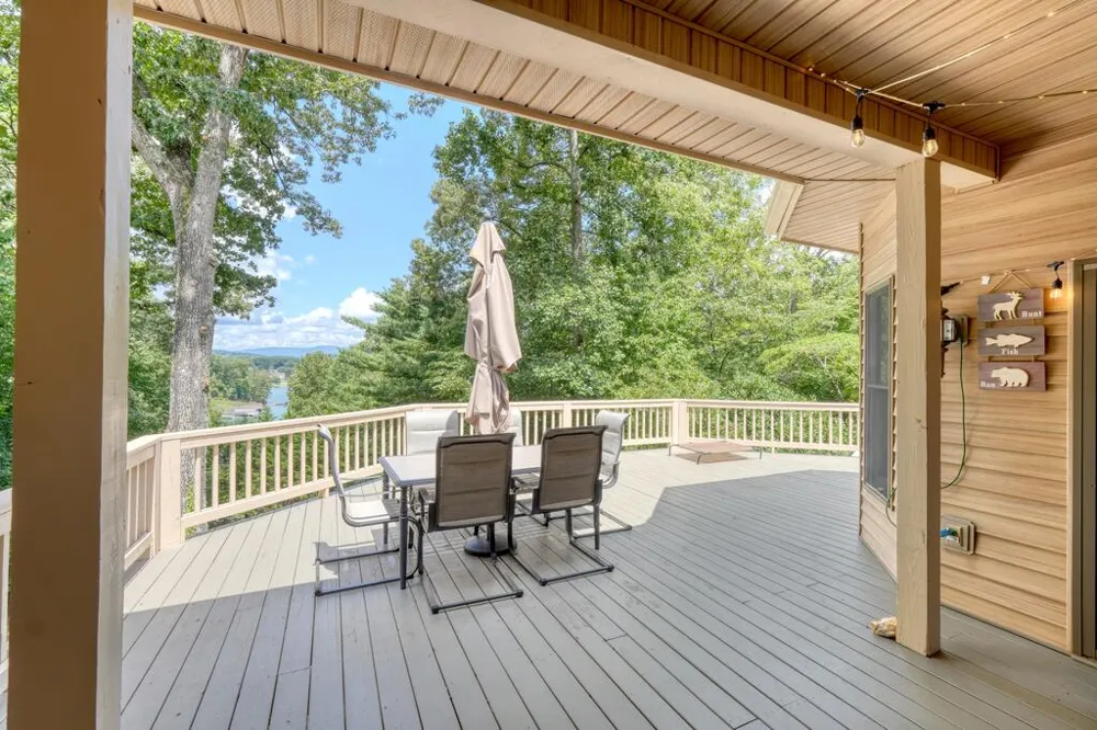 39 Mccracken Cove Road Hayesville, NC 28904