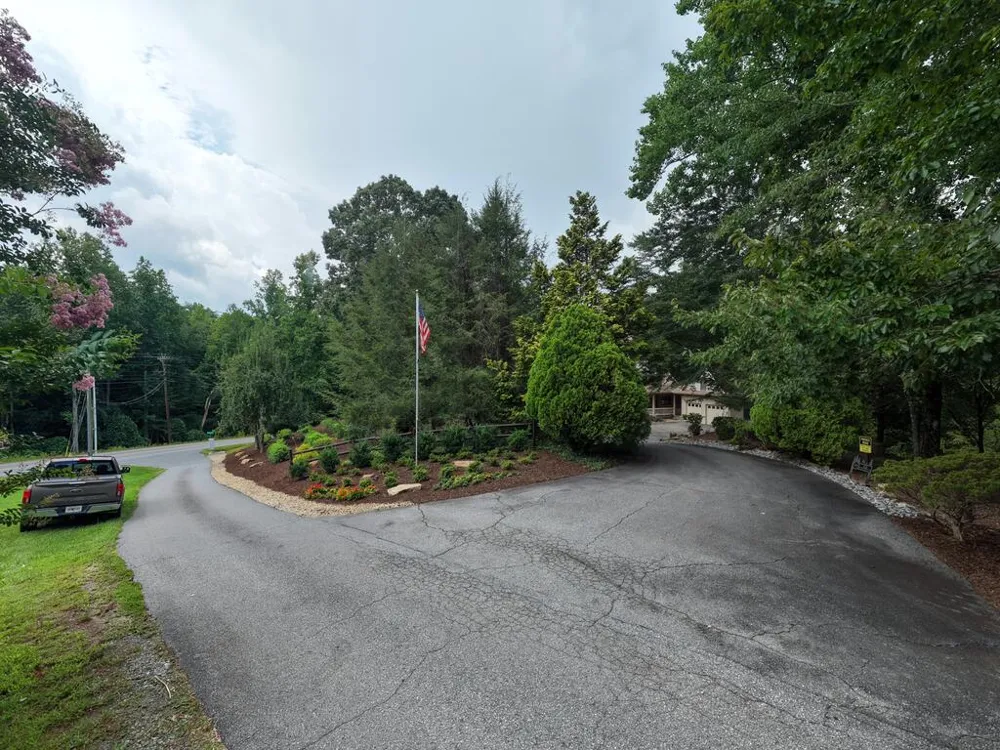 39 Mccracken Cove Road Hayesville, NC 28904