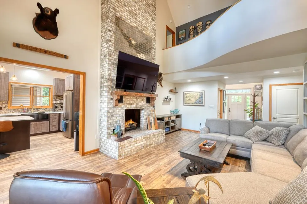 39 Mccracken Cove Road Hayesville, NC 28904