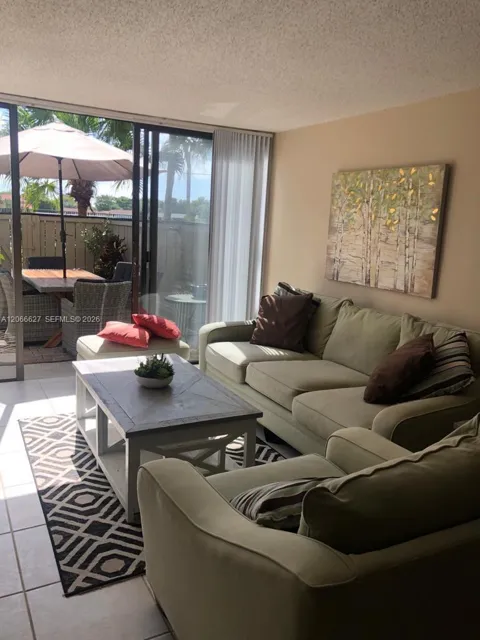 1830 Embassy Dr #118