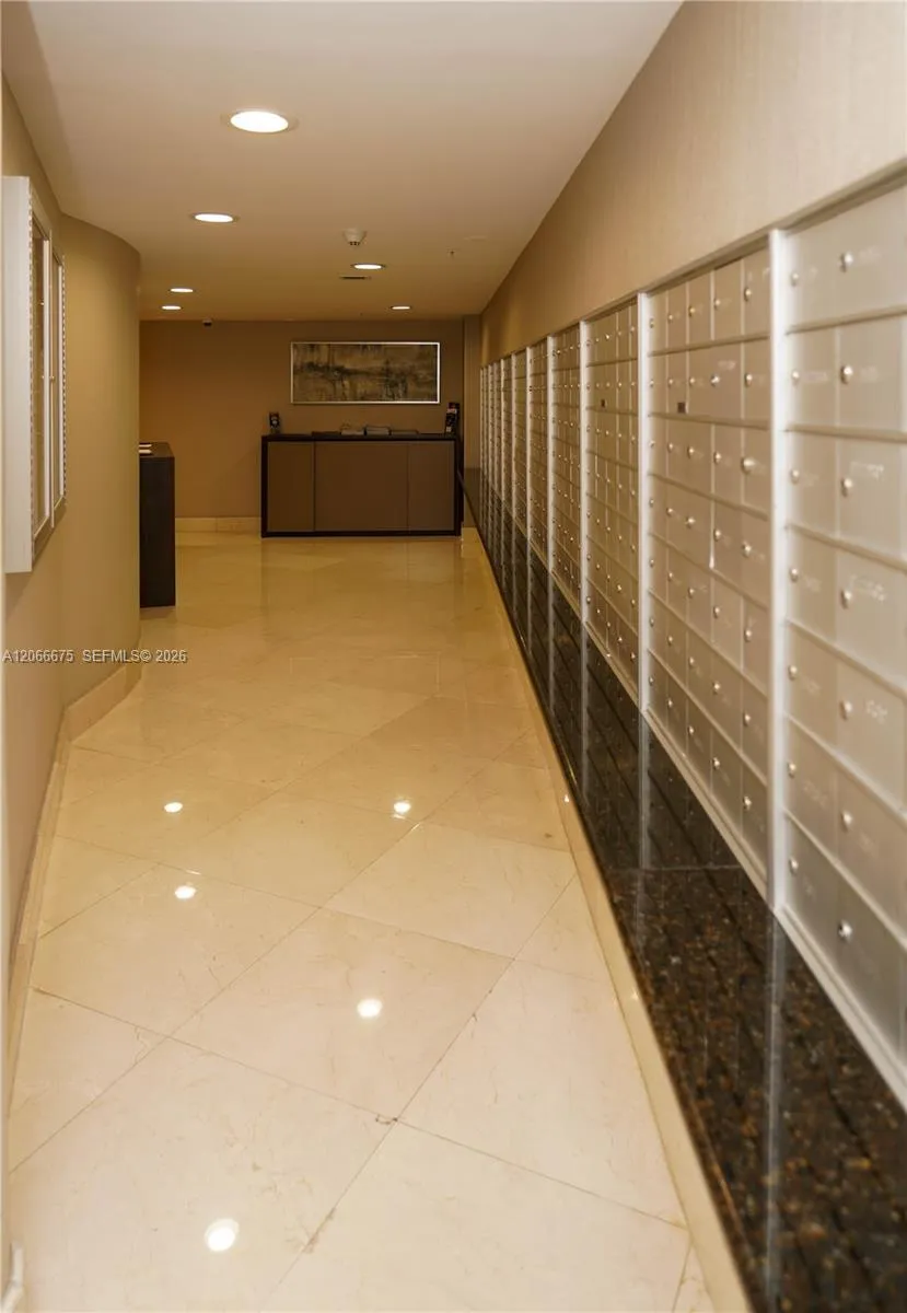3370 Hidden Bay Dr #213 Aventura, FL 33180