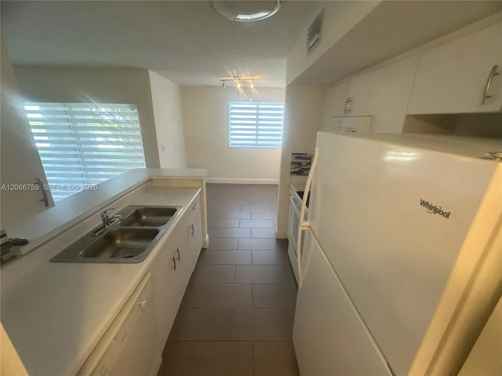 2640 S University Dr #118 Davie, FL 33328
