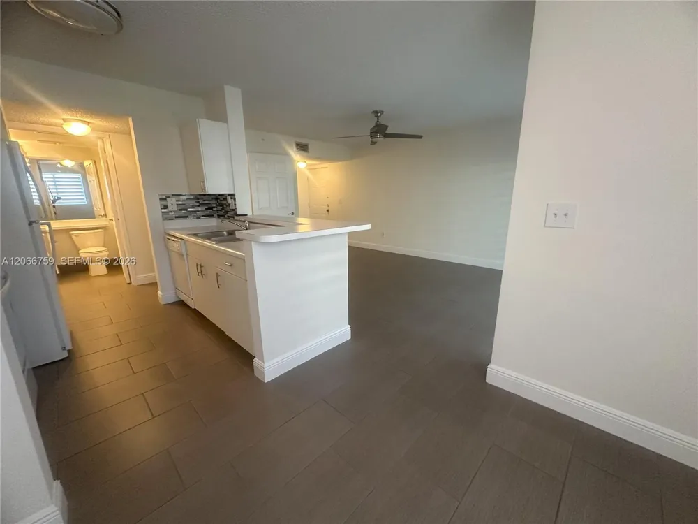 2640 S University Dr #118 Davie, FL 33328