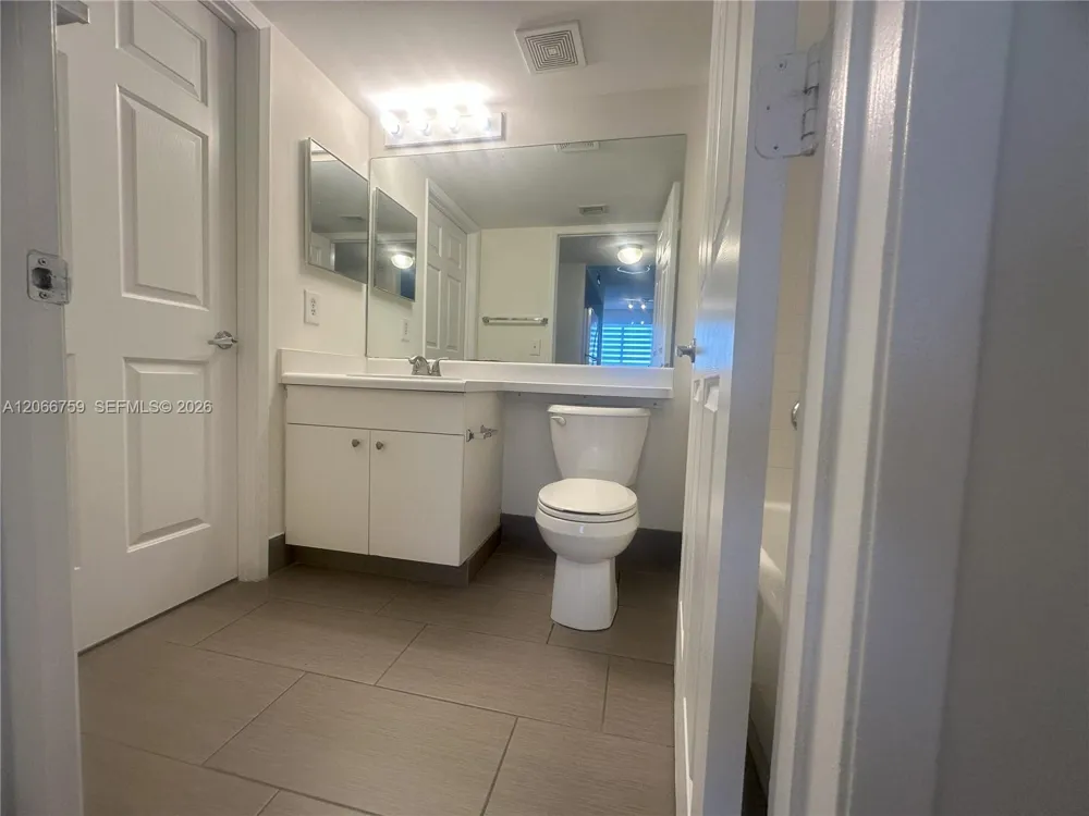 2640 S University Dr #118 Davie, FL 33328