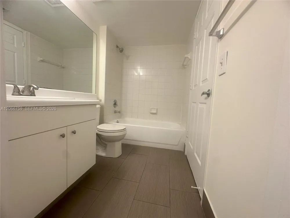 2640 S University Dr #118 Davie, FL 33328
