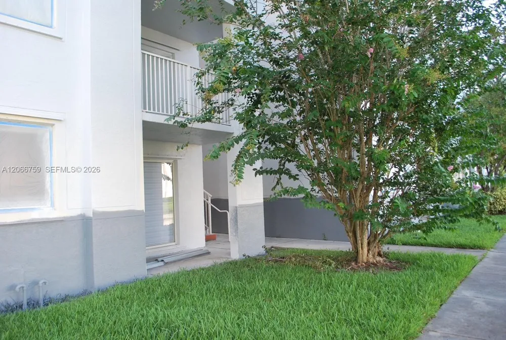 2640 S University Dr #118 Davie, FL 33328