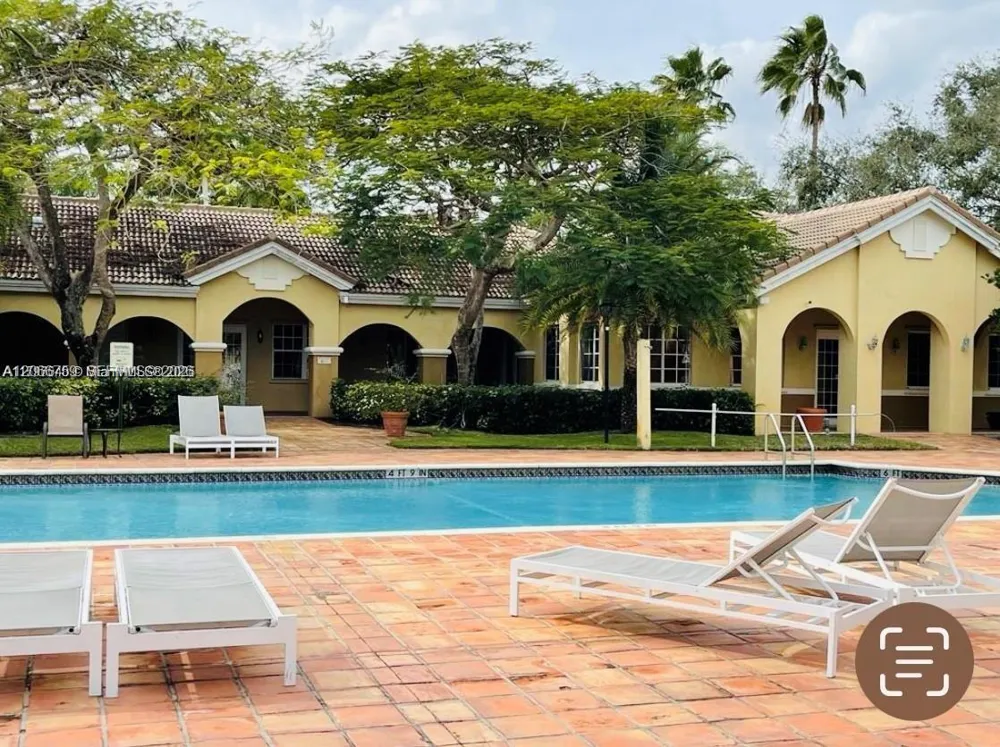 2640 S University Dr #118 Davie, FL 33328