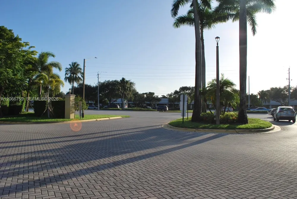 2640 S University Dr #118 Davie, FL 33328