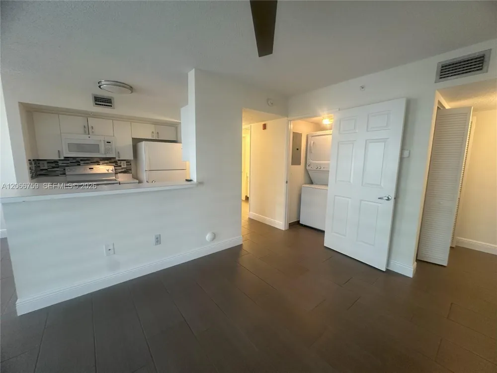 2640 S University Dr #118 Davie, FL 33328