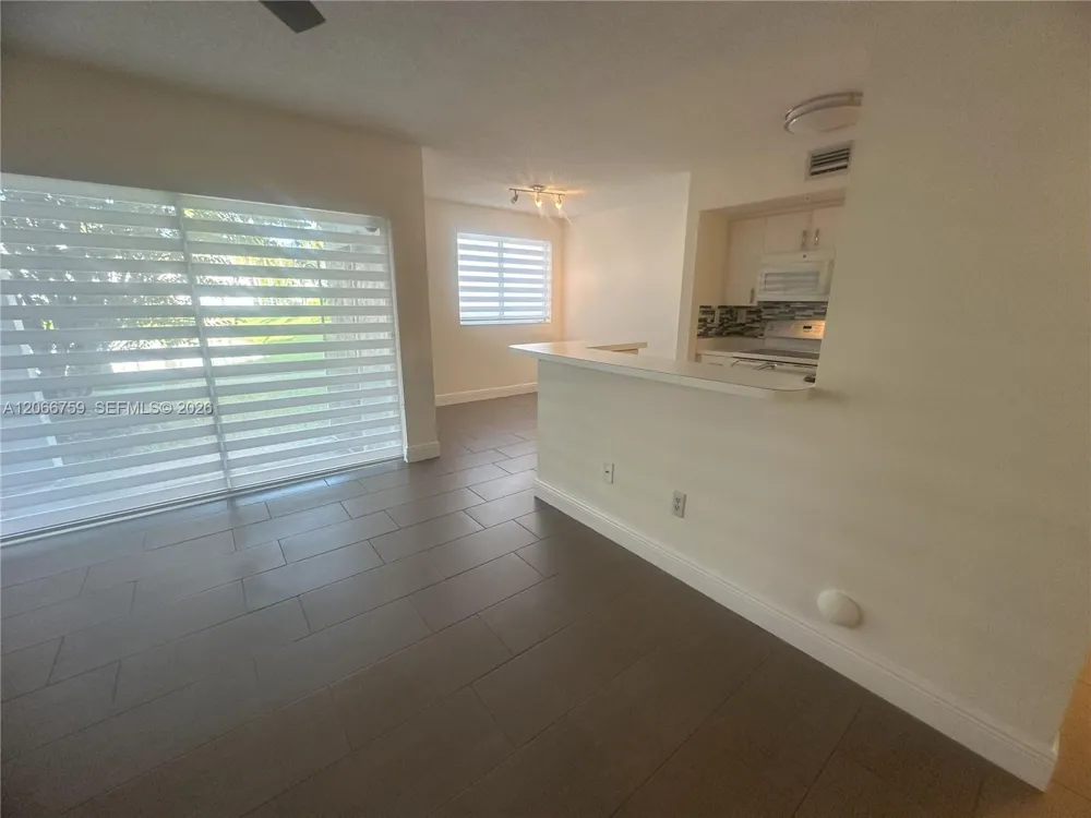 2640 S University Dr #118 Davie, FL 33328
