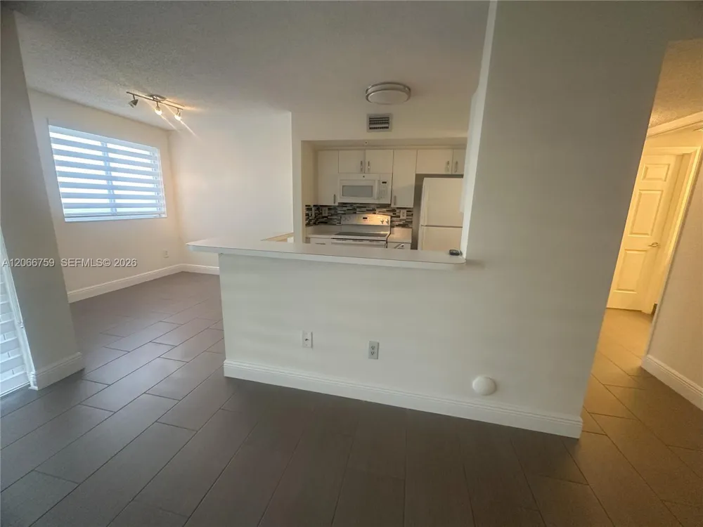 2640 S University Dr #118 Davie, FL 33328