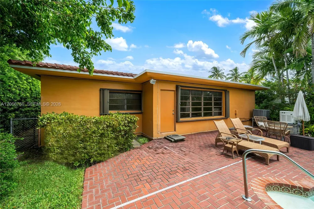 1860 Cleveland Rd Miami Beach, FL 33141