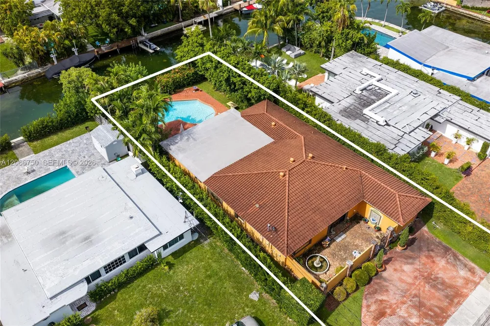 1860 Cleveland Rd Miami Beach, FL 33141