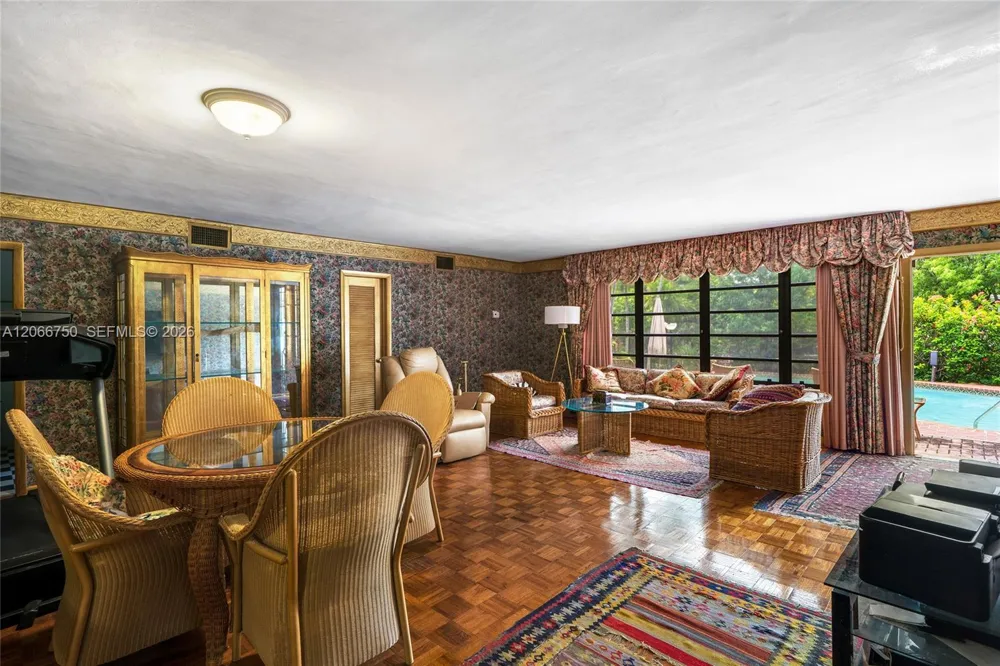 1860 Cleveland Rd Miami Beach, FL 33141