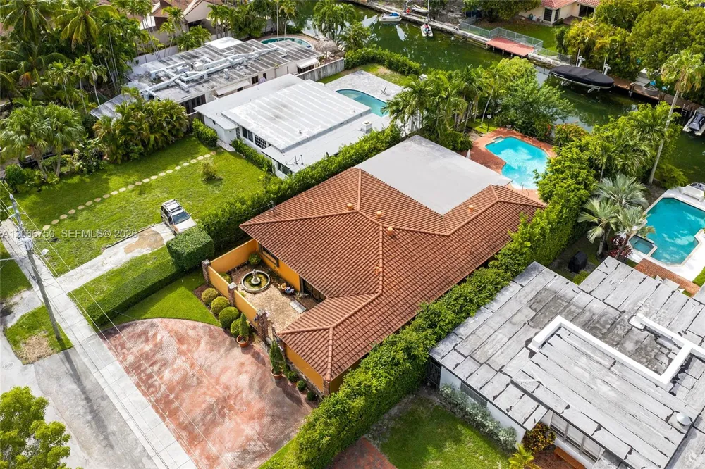 1860 Cleveland Rd Miami Beach, FL 33141