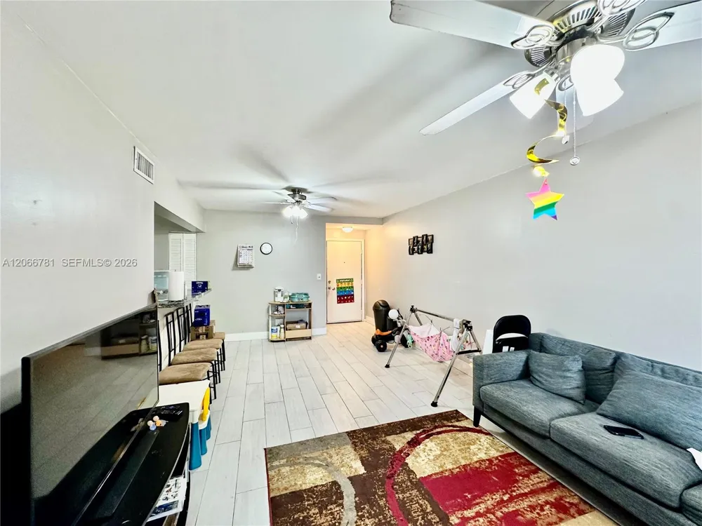 9427 Fontainebleau Blvd #102-34 Miami, FL 33172