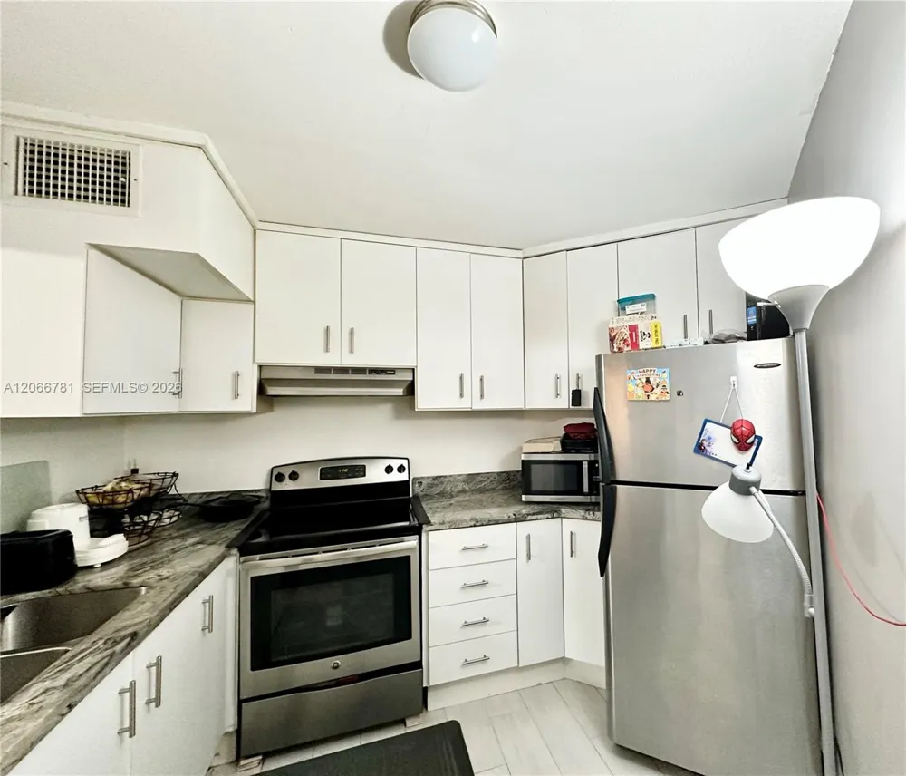 9427 Fontainebleau Blvd #102-34 Miami, FL 33172