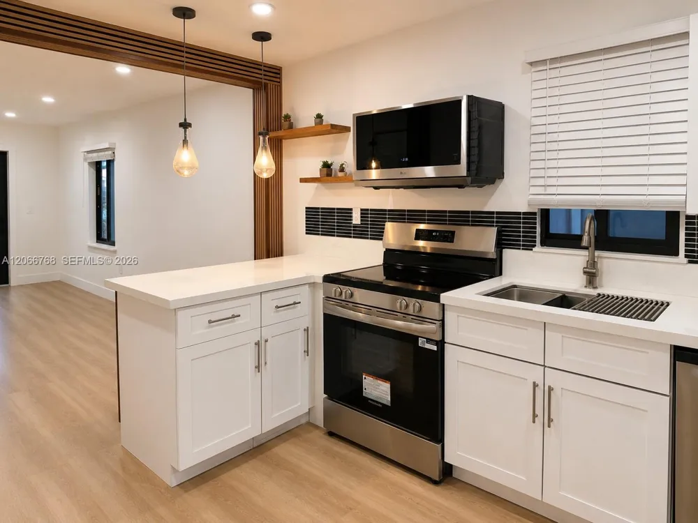 2415 NW 15th St Miami, FL 33125