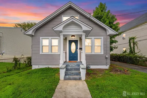 1615 Mabel Street